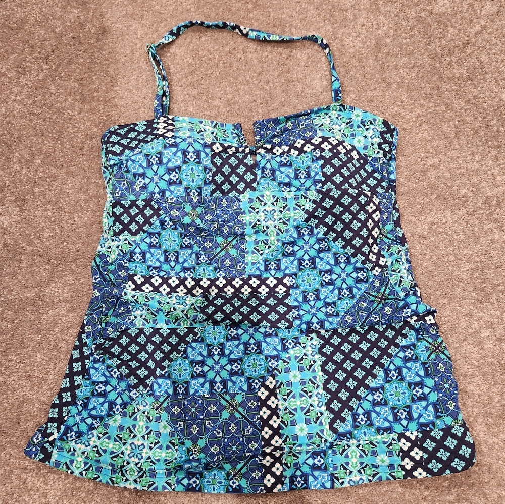 Lands End size 6 swim tankini top